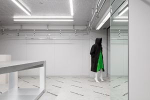 balenciaga-madison-new-york-store-aluthermo-insulation-ceiling-design (3)
