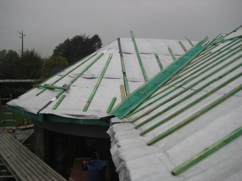 insulation of the roof with aluthermo roofreflex reflective breather membrane e